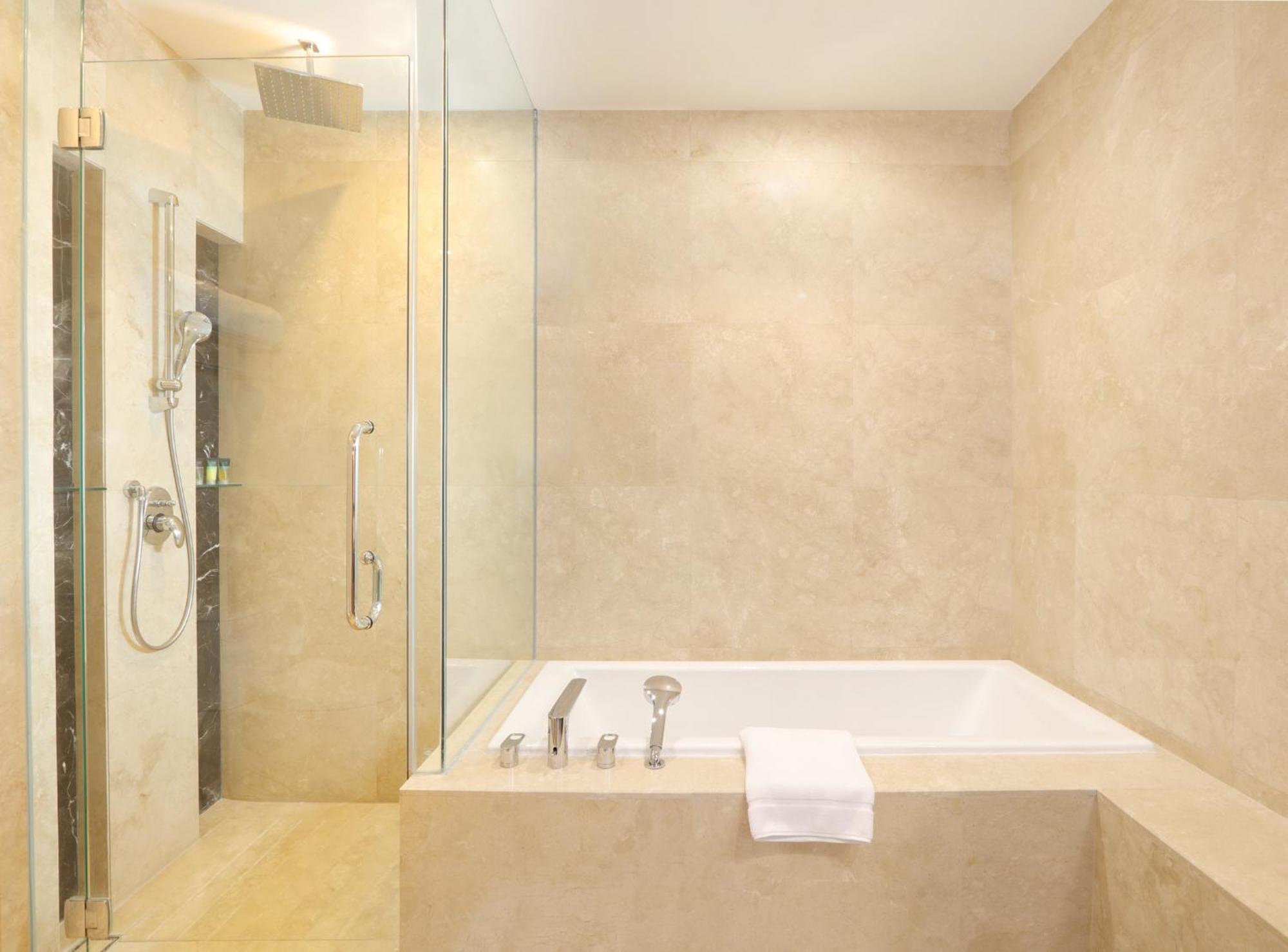 Four Points By Sheraton Manado Buitenkant foto