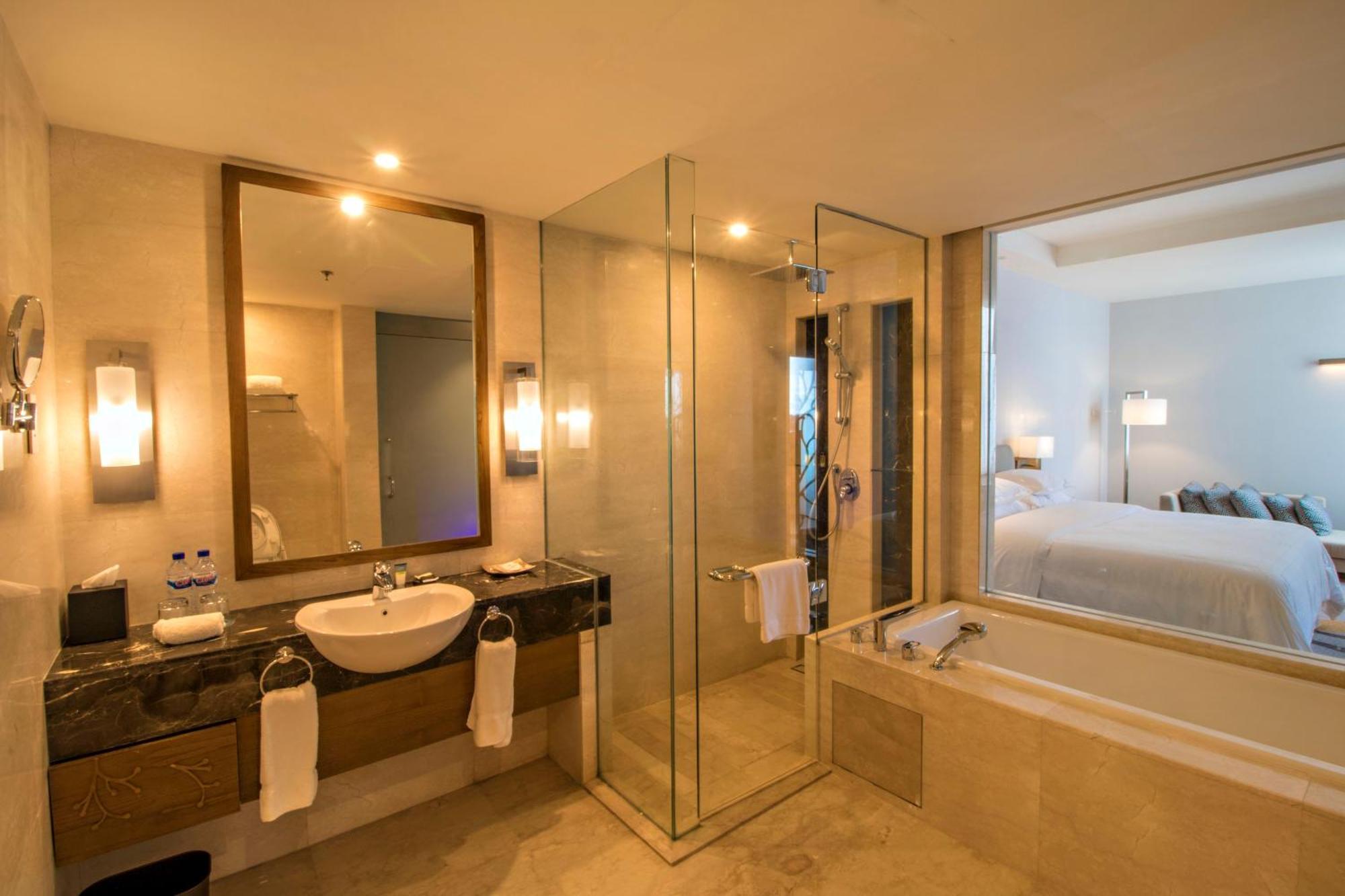 Four Points By Sheraton Manado Buitenkant foto