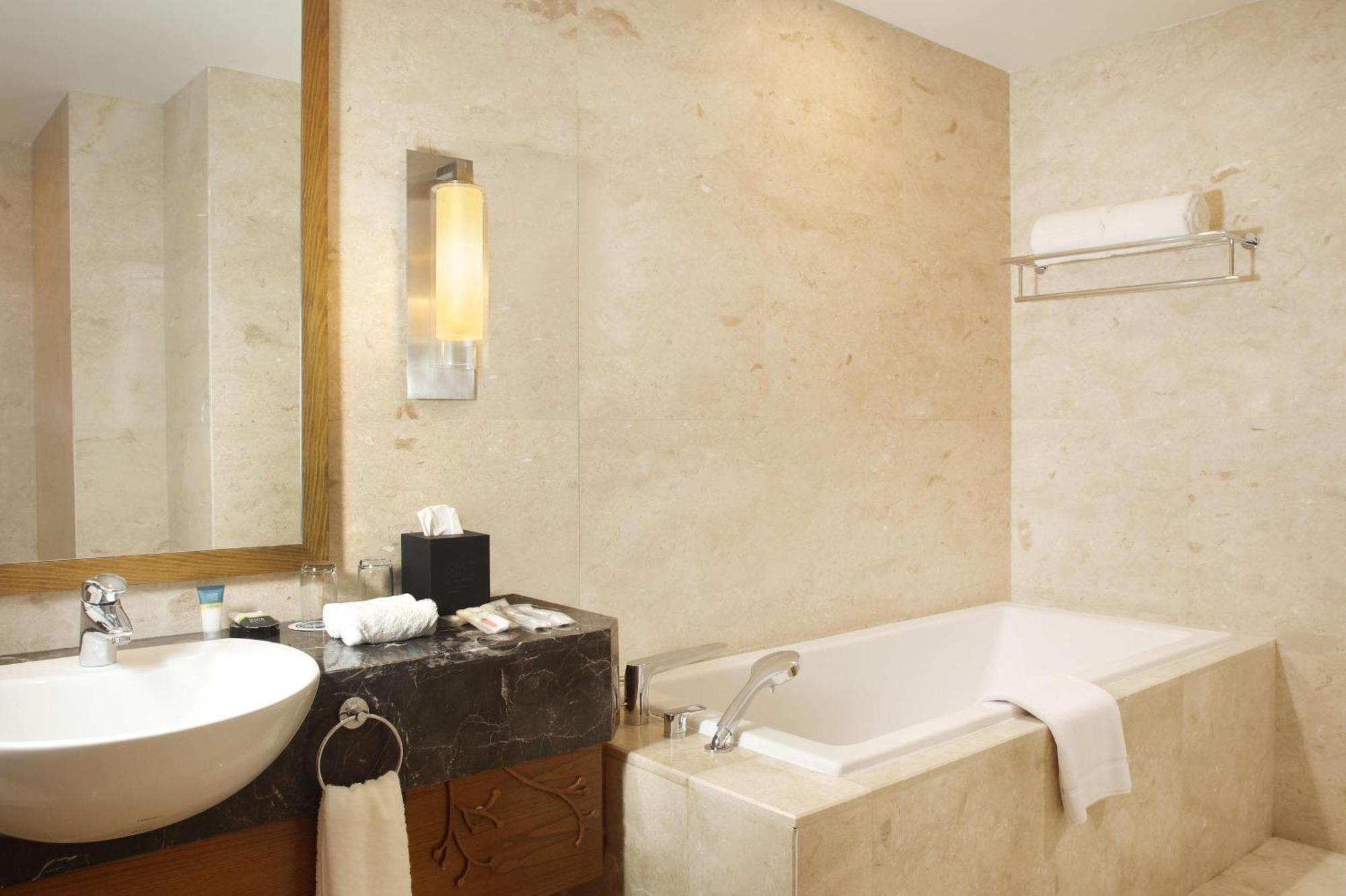 Four Points By Sheraton Manado Buitenkant foto