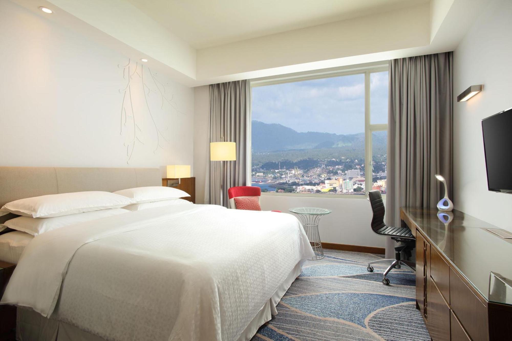 Four Points By Sheraton Manado Buitenkant foto