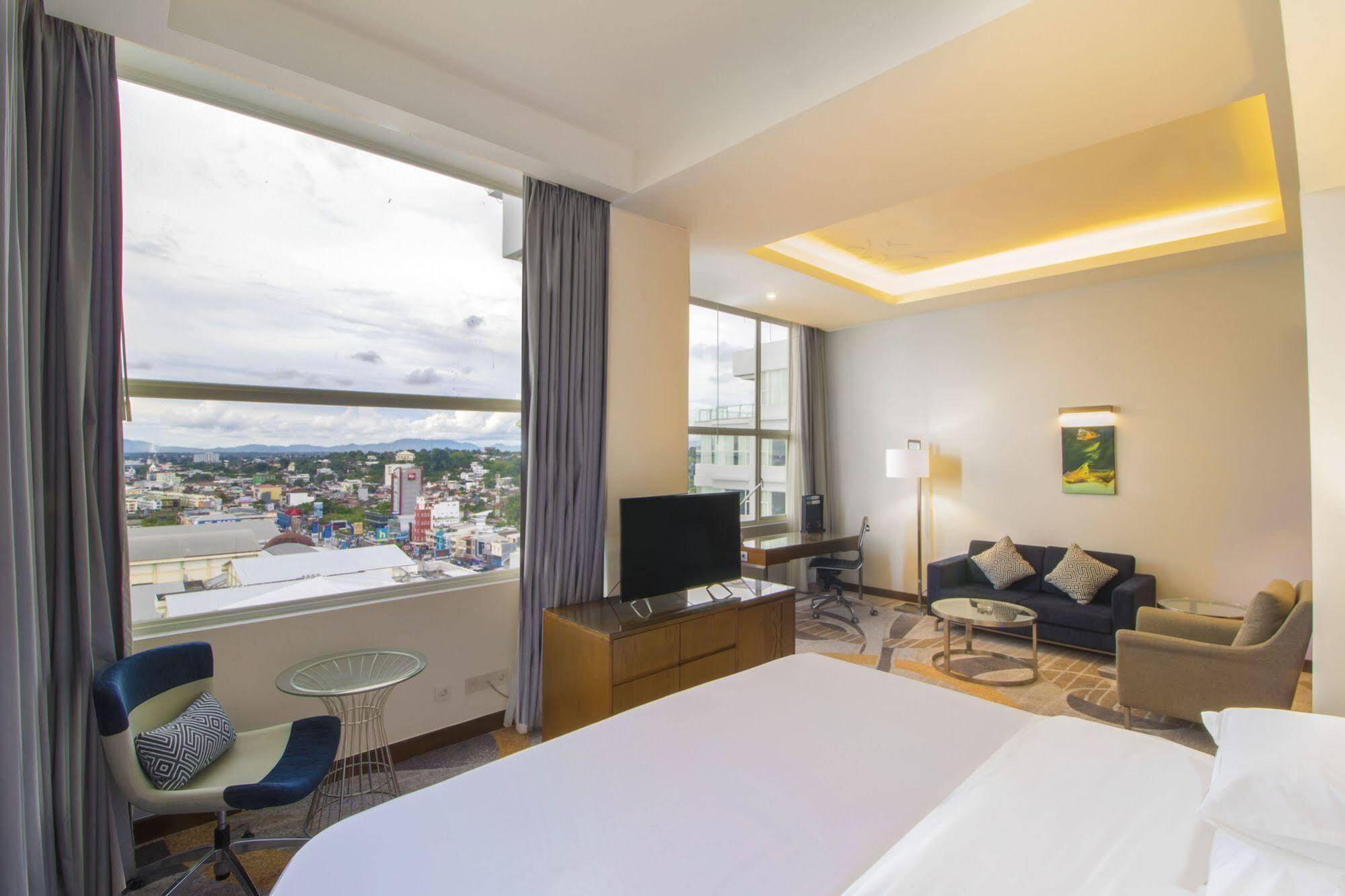 Four Points By Sheraton Manado Buitenkant foto